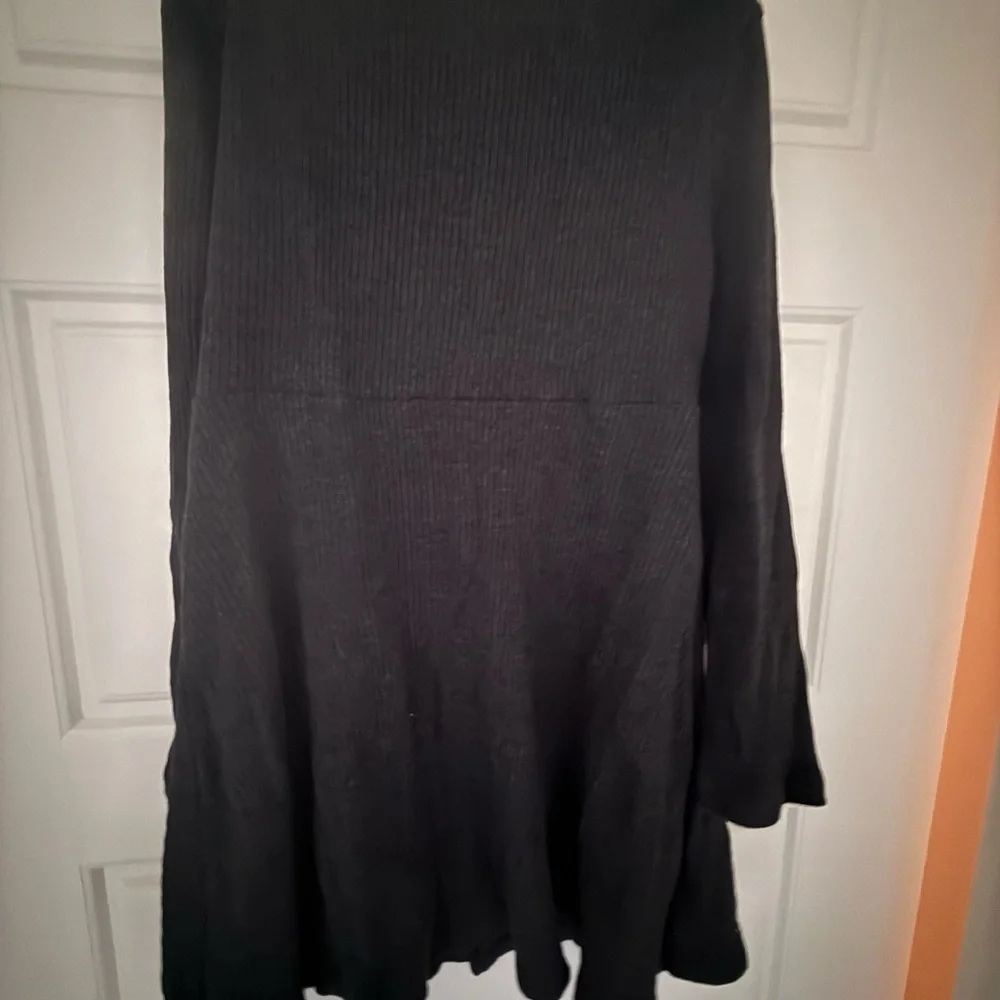 NWOT Gap Kids Ribbed Sweetheart Dress. Size S (6-7). Charcoal Gray